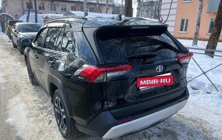 Toyota RAV4, 2020 год, 2 600 000 рублей, 4 фотография