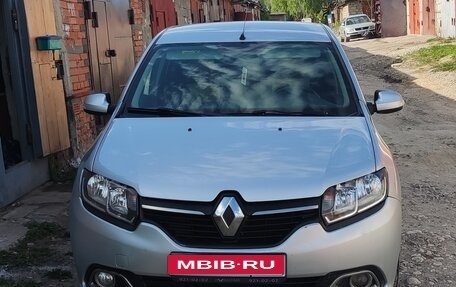 Renault Logan II, 2015 год, 600 000 рублей, 1 фотография