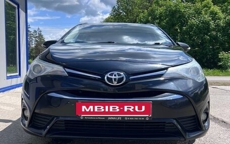 Toyota Avensis III рестайлинг, 2015 год, 1 400 000 рублей, 2 фотография