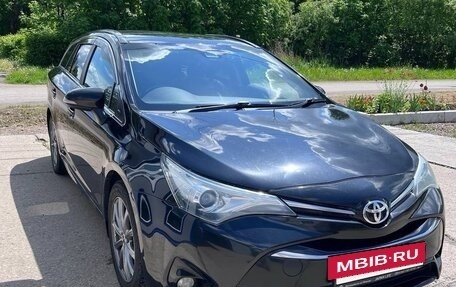 Toyota Avensis III рестайлинг, 2015 год, 1 400 000 рублей, 4 фотография