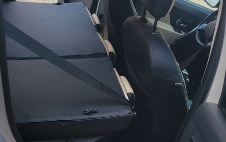 Renault Logan II, 2015 год, 600 000 рублей, 9 фотография