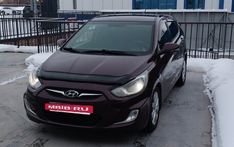 Hyundai Solaris II рестайлинг, 2011 год, 890 000 рублей, 10 фотография