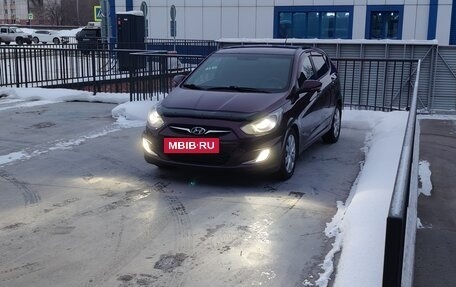 Hyundai Solaris II рестайлинг, 2011 год, 890 000 рублей, 8 фотография