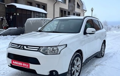 Mitsubishi Outlander III рестайлинг 3, 2013 год, 1 390 000 рублей, 1 фотография