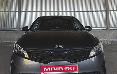 KIA Rio IV, 2021 год, 1 700 000 рублей, 1 фотография