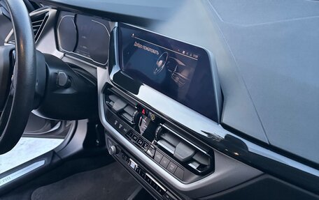 BMW 1 серия, 2021 год, 1 900 000 рублей, 3 фотография