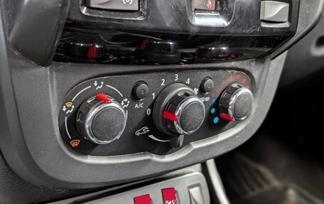 Renault Duster I рестайлинг, 2017 год, 1 350 000 рублей, 22 фотография