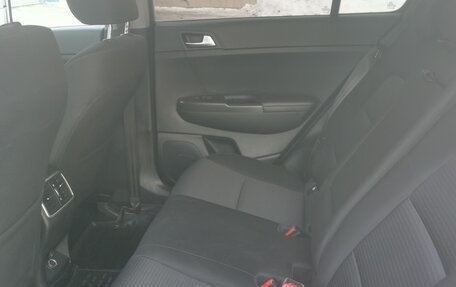 KIA Sportage IV рестайлинг, 2019 год, 2 100 000 рублей, 3 фотография