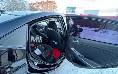 Hyundai Solaris II рестайлинг, 2015 год, 1 140 000 рублей, 21 фотография