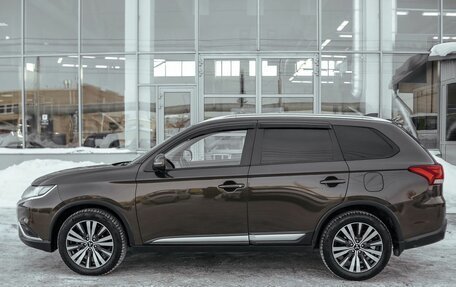 Mitsubishi Outlander III рестайлинг 3, 2018 год, 2 100 000 рублей, 7 фотография