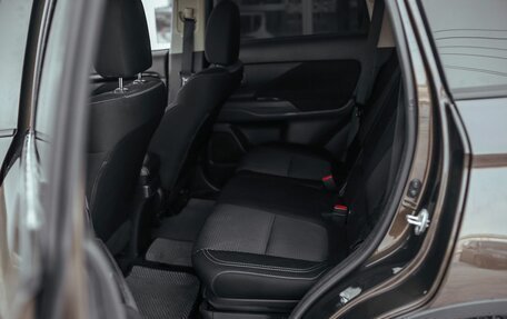 Mitsubishi Outlander III рестайлинг 3, 2018 год, 2 100 000 рублей, 12 фотография