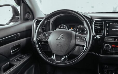 Mitsubishi Outlander III рестайлинг 3, 2018 год, 2 100 000 рублей, 14 фотография