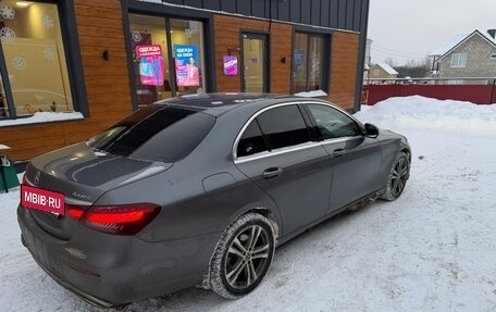 Mercedes-Benz E-Класс, 2021 год, 4 500 000 рублей, 3 фотография