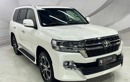 Toyota Land Cruiser 200, 2021 год, 8 500 000 рублей, 3 фотография