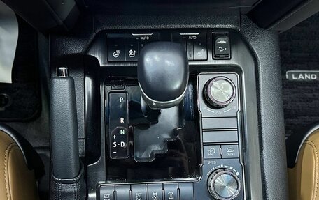 Toyota Land Cruiser 200, 2021 год, 8 500 000 рублей, 12 фотография