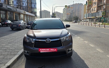 Toyota Highlander III, 2014 год, 2 750 000 рублей, 2 фотография