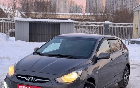 Hyundai Solaris II рестайлинг, 2012 год, 730 000 рублей, 1 фотография