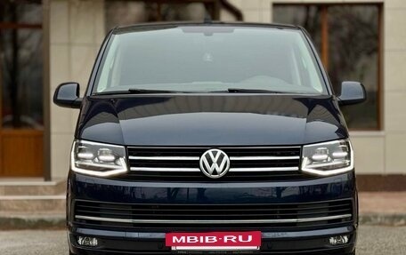 Volkswagen Multivan T6 рестайлинг, 2018 год, 5 220 000 рублей, 2 фотография