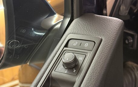 Volkswagen Multivan T6 рестайлинг, 2018 год, 5 220 000 рублей, 19 фотография