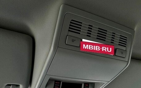 Volkswagen Multivan T6 рестайлинг, 2018 год, 5 220 000 рублей, 15 фотография