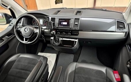 Volkswagen Multivan T6 рестайлинг, 2018 год, 5 220 000 рублей, 10 фотография