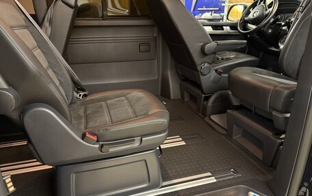 Volkswagen Multivan T6 рестайлинг, 2018 год, 5 220 000 рублей, 28 фотография