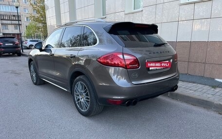 Porsche Cayenne III, 2011 год, 2 000 000 рублей, 2 фотография