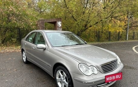 Mercedes-Benz C-Класс, 2006 год, 1 190 000 рублей, 2 фотография