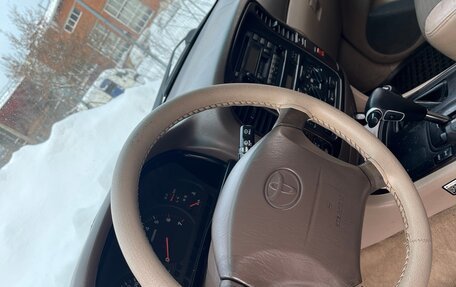 Toyota Land Cruiser 100 рестайлинг 2, 2000 год, 1 200 000 рублей, 6 фотография