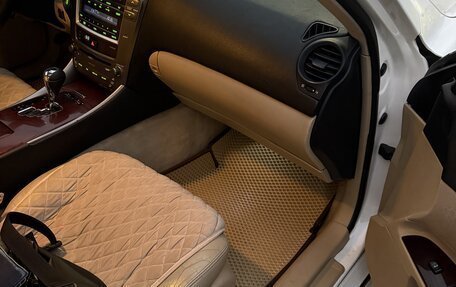 Lexus IS II рестайлинг 2, 2006 год, 1 200 000 рублей, 17 фотография