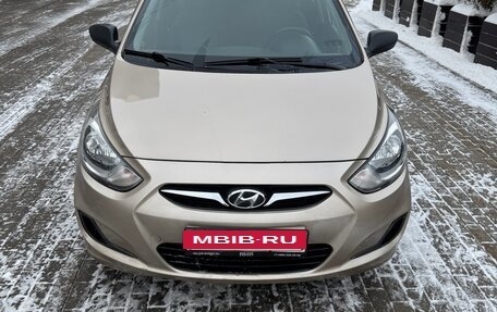 Hyundai Solaris II рестайлинг, 2012 год, 695 000 рублей, 5 фотография