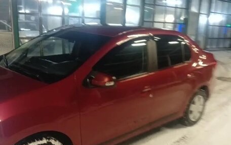 Renault Logan II, 2014 год, 600 000 рублей, 2 фотография