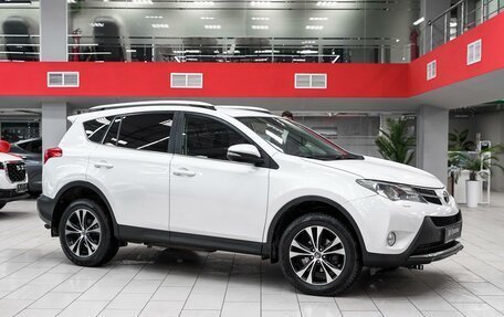 Toyota RAV4, 2015 год, 1 750 000 рублей, 3 фотография