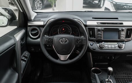 Toyota RAV4, 2015 год, 1 750 000 рублей, 14 фотография