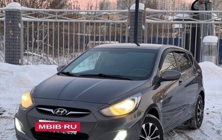 Hyundai Solaris II рестайлинг, 2012 год, 730 000 рублей, 10 фотография