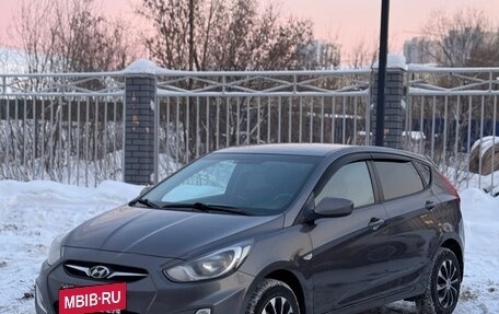 Hyundai Solaris II рестайлинг, 2012 год, 730 000 рублей, 2 фотография