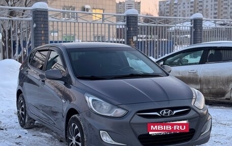 Hyundai Solaris II рестайлинг, 2012 год, 730 000 рублей, 4 фотография