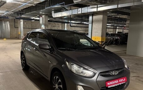 Hyundai Solaris II рестайлинг, 2012 год, 730 000 рублей, 17 фотография