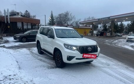 Toyota Land Cruiser Prado 150 рестайлинг 2, 2021 год, 5 000 000 рублей, 2 фотография