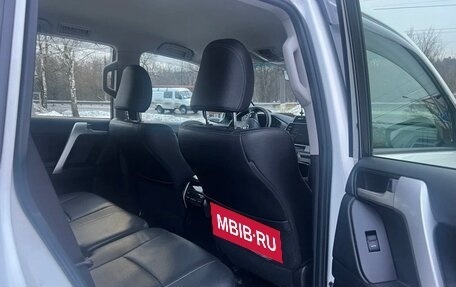 Toyota Land Cruiser Prado 150 рестайлинг 2, 2021 год, 5 000 000 рублей, 7 фотография