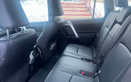 Toyota Land Cruiser Prado 150 рестайлинг 2, 2021 год, 5 000 000 рублей, 11 фотография