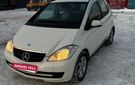 Mercedes-Benz A-Класс, 2011 год, 700 000 рублей, 2 фотография