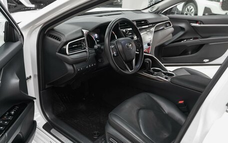 Toyota Camry, 2019 год, 2 690 000 рублей, 6 фотография