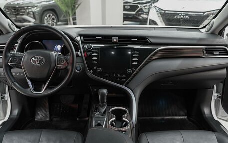 Toyota Camry, 2019 год, 2 690 000 рублей, 12 фотография