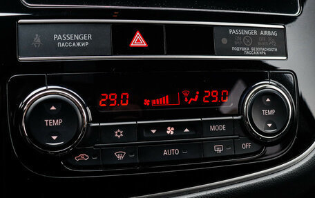 Mitsubishi Outlander III рестайлинг 3, 2019 год, 2 550 000 рублей, 15 фотография