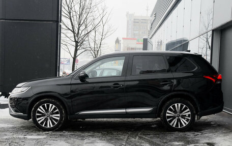 Mitsubishi Outlander III рестайлинг 3, 2019 год, 2 550 000 рублей, 8 фотография