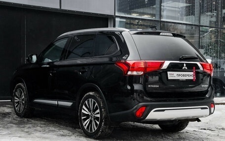 Mitsubishi Outlander III рестайлинг 3, 2019 год, 2 550 000 рублей, 7 фотография