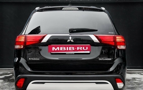 Mitsubishi Outlander III рестайлинг 3, 2019 год, 2 550 000 рублей, 6 фотография