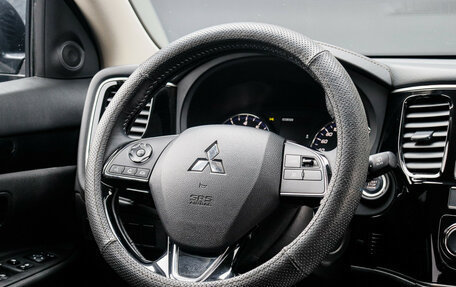 Mitsubishi Outlander III рестайлинг 3, 2019 год, 2 550 000 рублей, 22 фотография