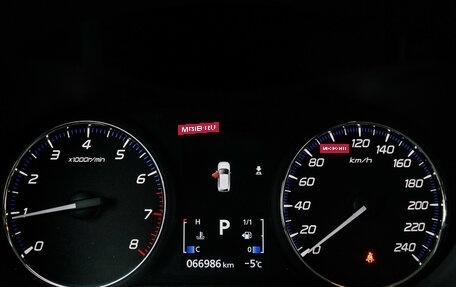 Mitsubishi Outlander III рестайлинг 3, 2019 год, 2 550 000 рублей, 19 фотография